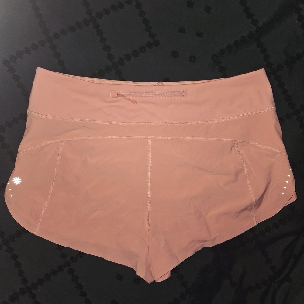 Athleta Shorts Women high rise run 2.5, Large, Peach Light Coral